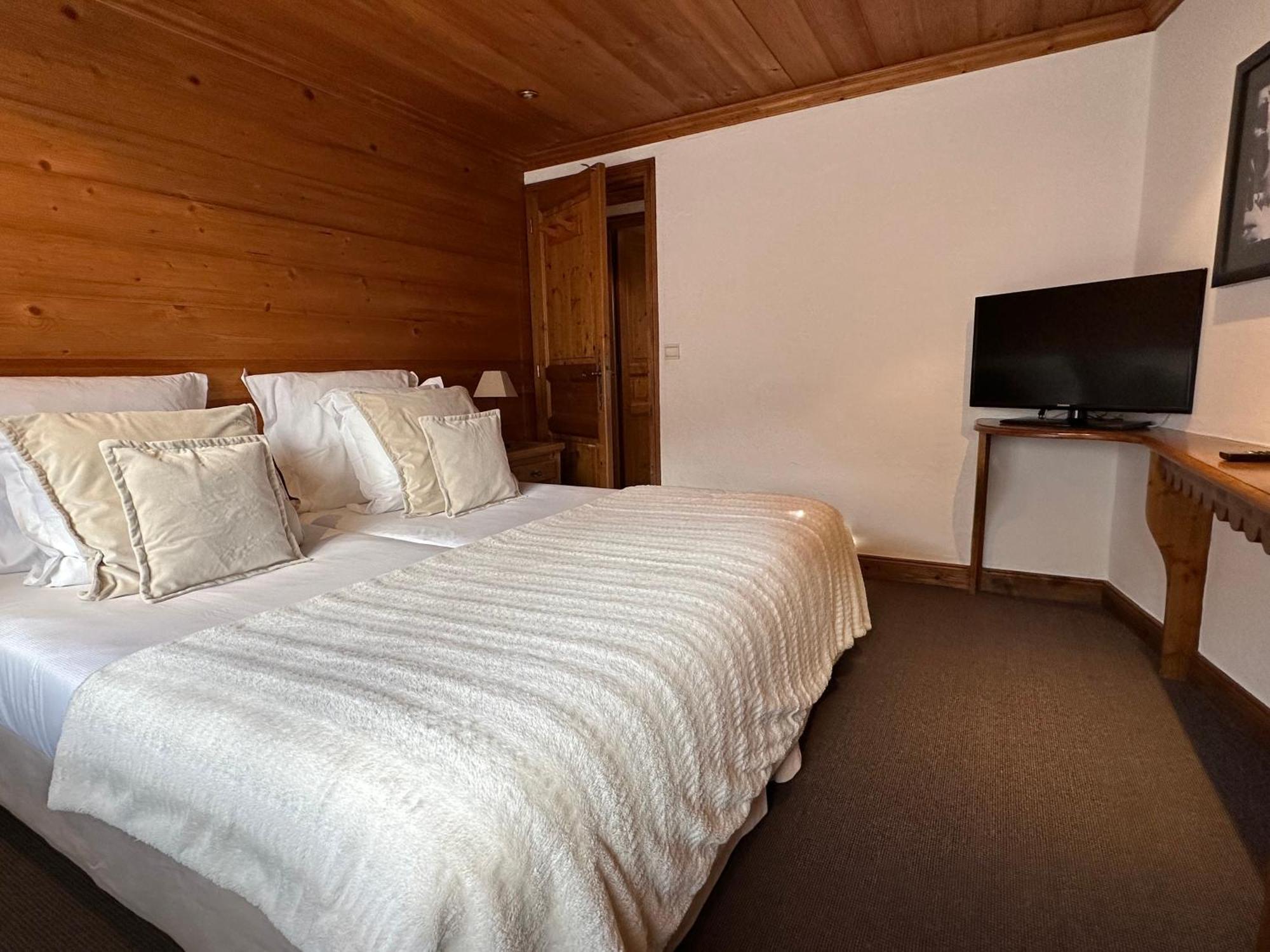 Hotel Les Peupliers Корчевел Екстериор снимка